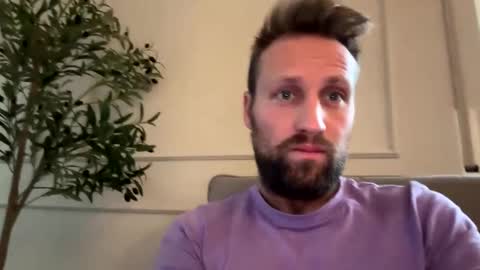 lovefuesse online show from November 21, 7:07 am