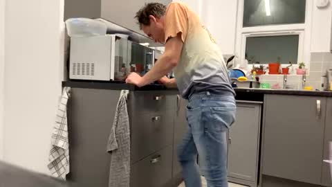 getnaked123 online show from April 28, 1:11 am