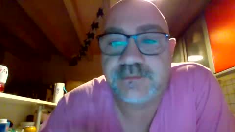 lover010983 online show from March 2, 4:50 am