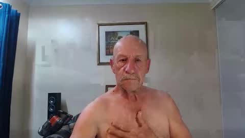 Lovesblackazz online show from December 5, 7:15 am