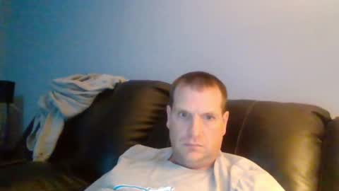 Snapshot of lovetocum37 chatting on February 24, 3:55 am lovetocum37 online show from February 24, 3:55 am