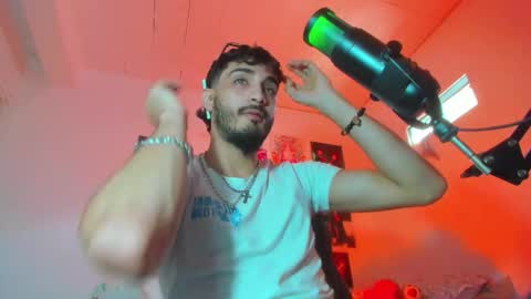 lovexjuxn77 online show from December 19, 4:26 pm