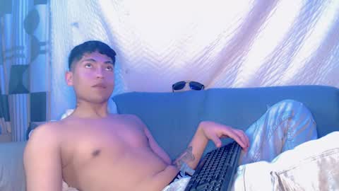 lpysami online show from October 31, 6:15 am