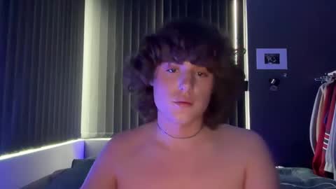 luca20y_ online show from June 5, 7:41 pm