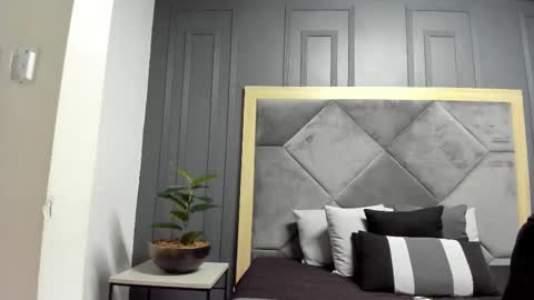 luca_morettii online show from November 15, 12:18 pm