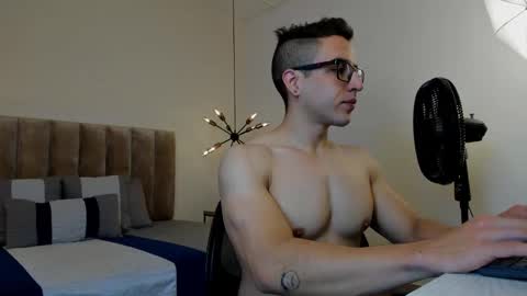 luca_morettii online show from September 11, 12:37 pm