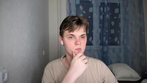 Lucas Gill online show from December 7, 2:20 am