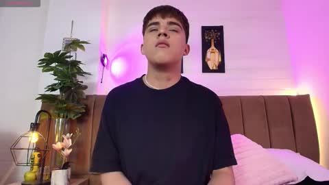 Lucas lovee online show from February 19, 2:52 am