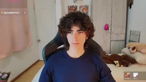 lucas_xo online show from February 5, 12:39 am