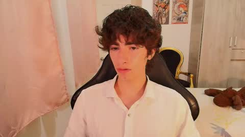 Snapshot of lucas_xo chatting on October 22, 11:52 pm lucas_xo online show from October 22, 11:52 pm