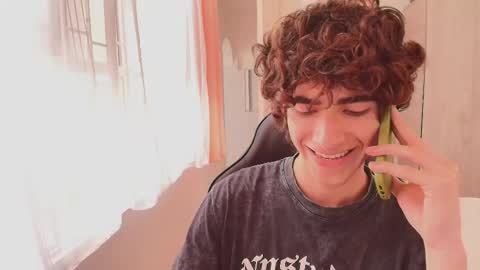Snapshot of lucas_xo chatting on October 24, 7:04 pm lucas_xo online show from October 24, 7:04 pm