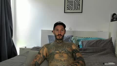 lucasexclusive online show from April 2, 6:32 am