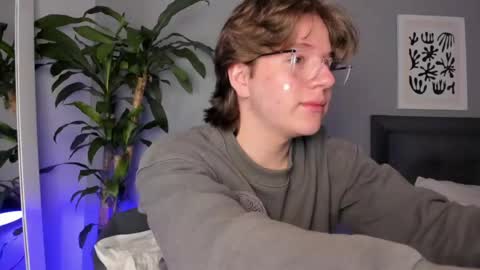 Lucas Morales online show from May 19, 1:39 pm
