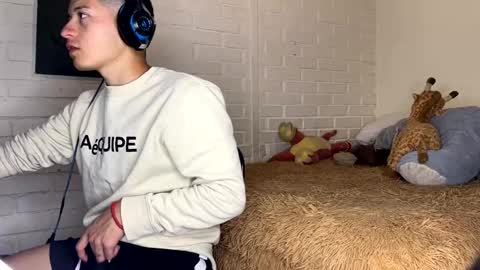 Felipe online show from December 16, 3:19 am