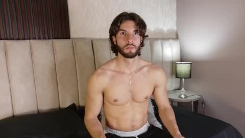 Snapshot of luciano_ferrer chatting on October 24, 10:22 pm Luciano online show from October 24, 10:22 pm