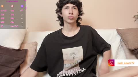 Snapshot of lucke_noor chatting on January 18, 4:21 pm Noor online show from January 18, 4:21 pm