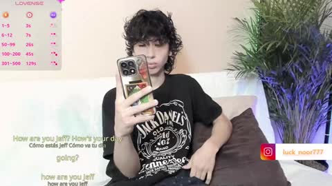 Snapshot of lucke_noor chatting on December 5, 5:07 pm Noor online show from December 5, 5:07 pm