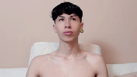 Snapshot of lucke_noor chatting on March 3, 6:18 pm Noor online show from March 3, 6:18 pm