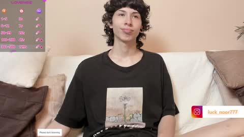 Snapshot of lucke_noor chatting on February 5, 4:26 pm Noor online show from February 5, 4:26 pm