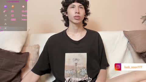 Snapshot of lucke_noor chatting on February 4, 6:49 pm Noor online show from February 4, 6:49 pm