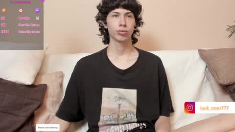 Snapshot of lucke_noor chatting on February 6, 4:03 pm Noor online show from February 6, 4:03 pm