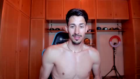 lucky_blue333 online show from May 7, 2:39 pm