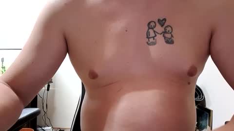 Snapshot of luckyshot91 chatting on January 11, 6:54 pm luckyshot91 online show from January 11, 6:54 pm