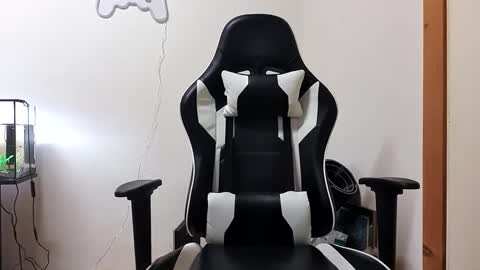 Snapshot of luckyshot91 chatting on January 14, 10:02 pm luckyshot91 online show from January 14, 10:02 pm