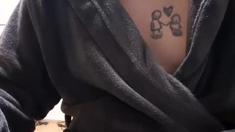 Snapshot of luckyshot91 chatting on February 18, 10:36 pm luckyshot91 online show from February 18, 10:36 pm