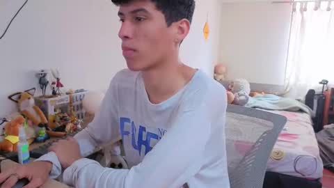 Lu Independent Model online show from February 18, 4:04 pm