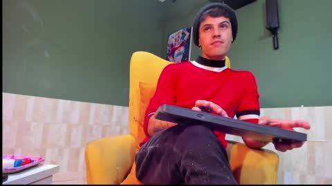 Luis AS online show from February 4, 11:16 pm