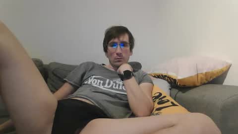 Luis online show from December 3, 10:16 pm