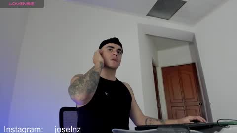 Snapshot of luka_castlehot chatting on December 14, 8:23 am Luka Castle online show from December 14, 8:23 am