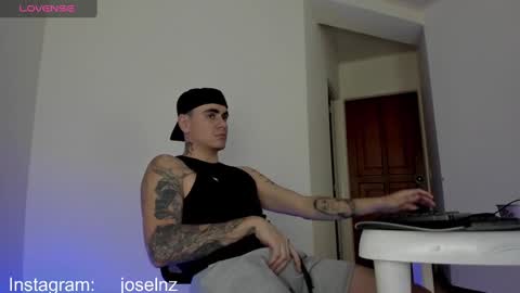 Snapshot of luka_castlehot chatting on January 16, 4:38 am Luka Castle online show from January 16, 4:38 am