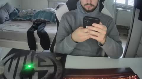 lukasschoetz online show from January 15, 10:06 am