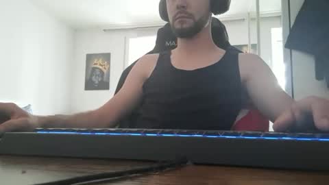 lukasschoetz online show from June 3, 9:22 am