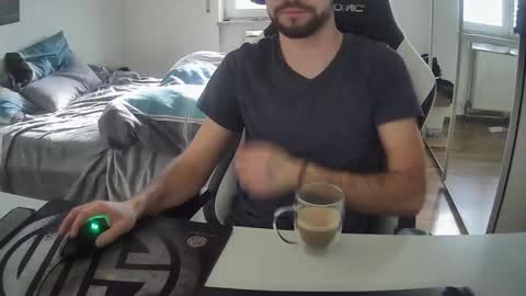 lukasschoetz online show from February 9, 12:52 pm