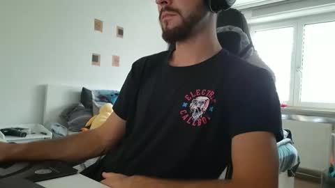 lukasschoetz online show from September 28, 1:53 pm