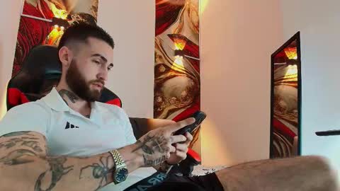 Snapshot of luke_davis01 chatting on October 23, 12:52 pm LUKE online show from October 23, 12:52 pm