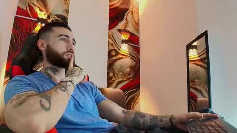 Snapshot of luke_davis01 chatting on October 24, 1:46 pm LUKE online show from October 24, 1:46 pm