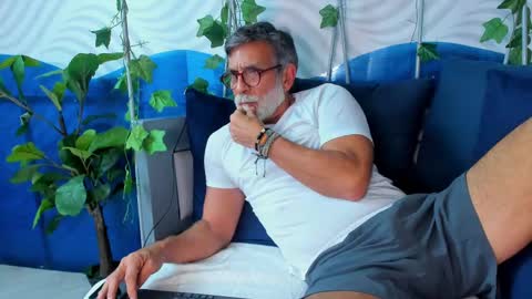 Luke Crews online show from February 26, 7:25 pm