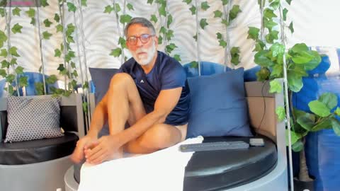 Luke Crews online show from February 6, 7:18 pm