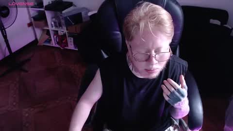 LUKEFTM online show from December 8, 6:28 pm