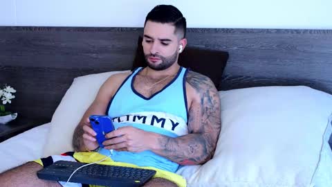 Lukhas f4f online show from December 13, 8:15 pm