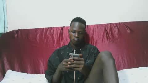 luoislove online show from April 1, 5:32 pm