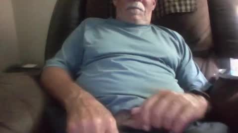 luv269er online show from April 13, 5:19 am