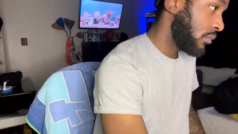 luverboi online show from December 3, 3:40 am