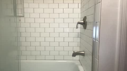 lvguynextdoor440656 online show from March 6, 2:30 am