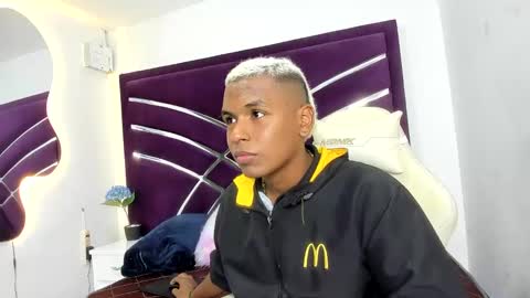 lxxs2k5 online show from December 25, 2:13 pm