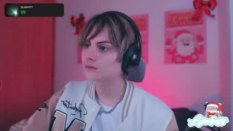 Snapshot of lyodass chatting on December 14, 4:01 am Lyodass online show from December 14, 4:01 am